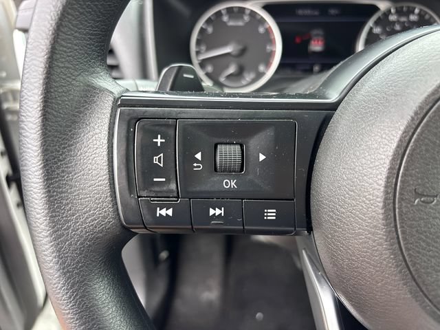 Used 2024 Nissan Rogue S FWD image 18