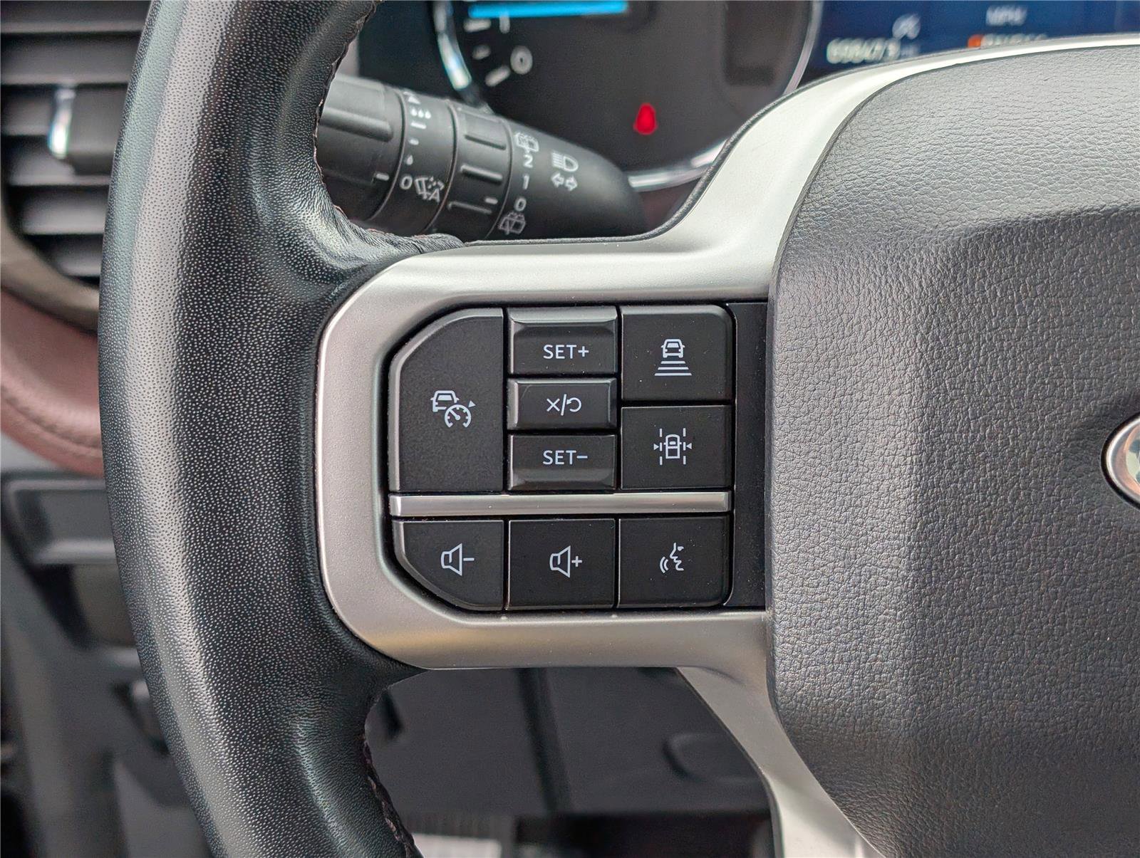 Used 2024 Ford Expedition Limited image 24