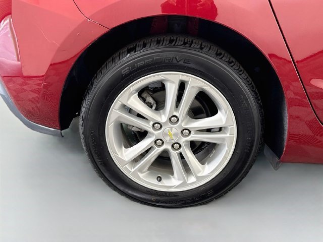 Used 2018 Chevrolet Cruze LT w/ Convenience Package FWD image 32