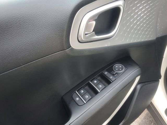 Used 2025 Kia Soul S FWD image 14