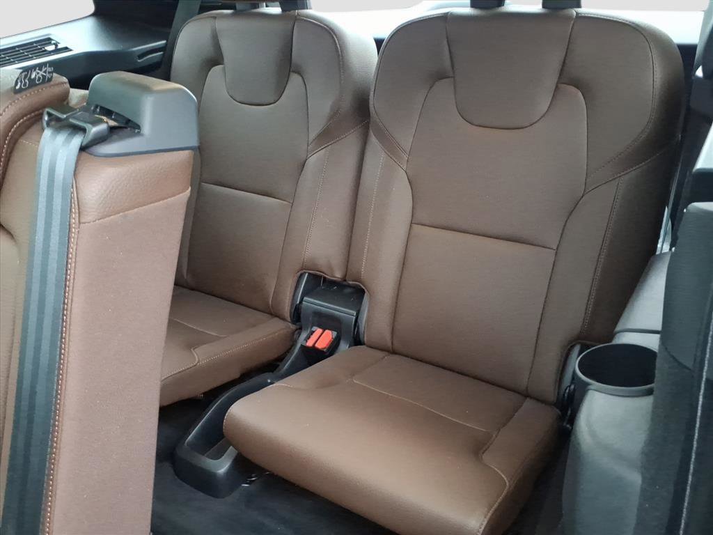 Used 2022 Volvo XC90 T6 Momentum image 14