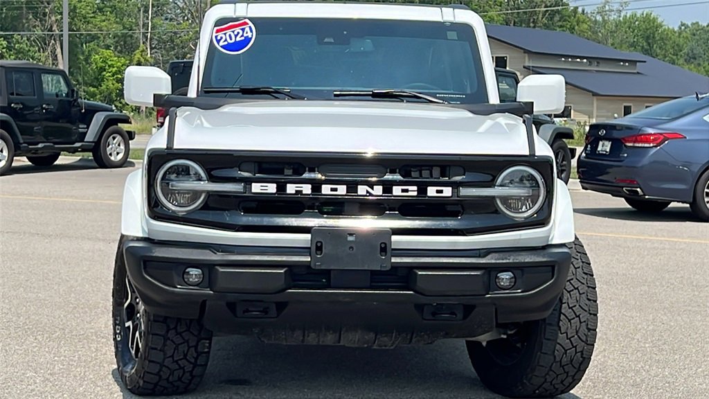 Used 2024 Ford Bronco Outer Banks image 3