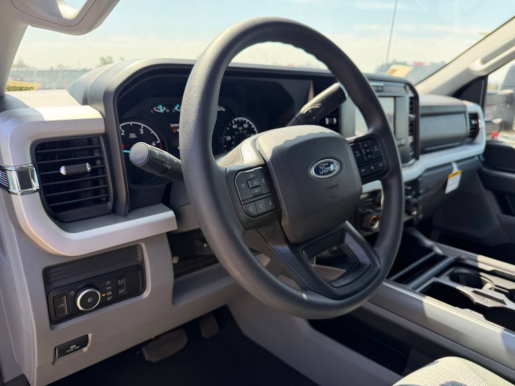 New 2026 Ford F250 XLT w/ FX4 Off-Road Package AWD/4WD image 25