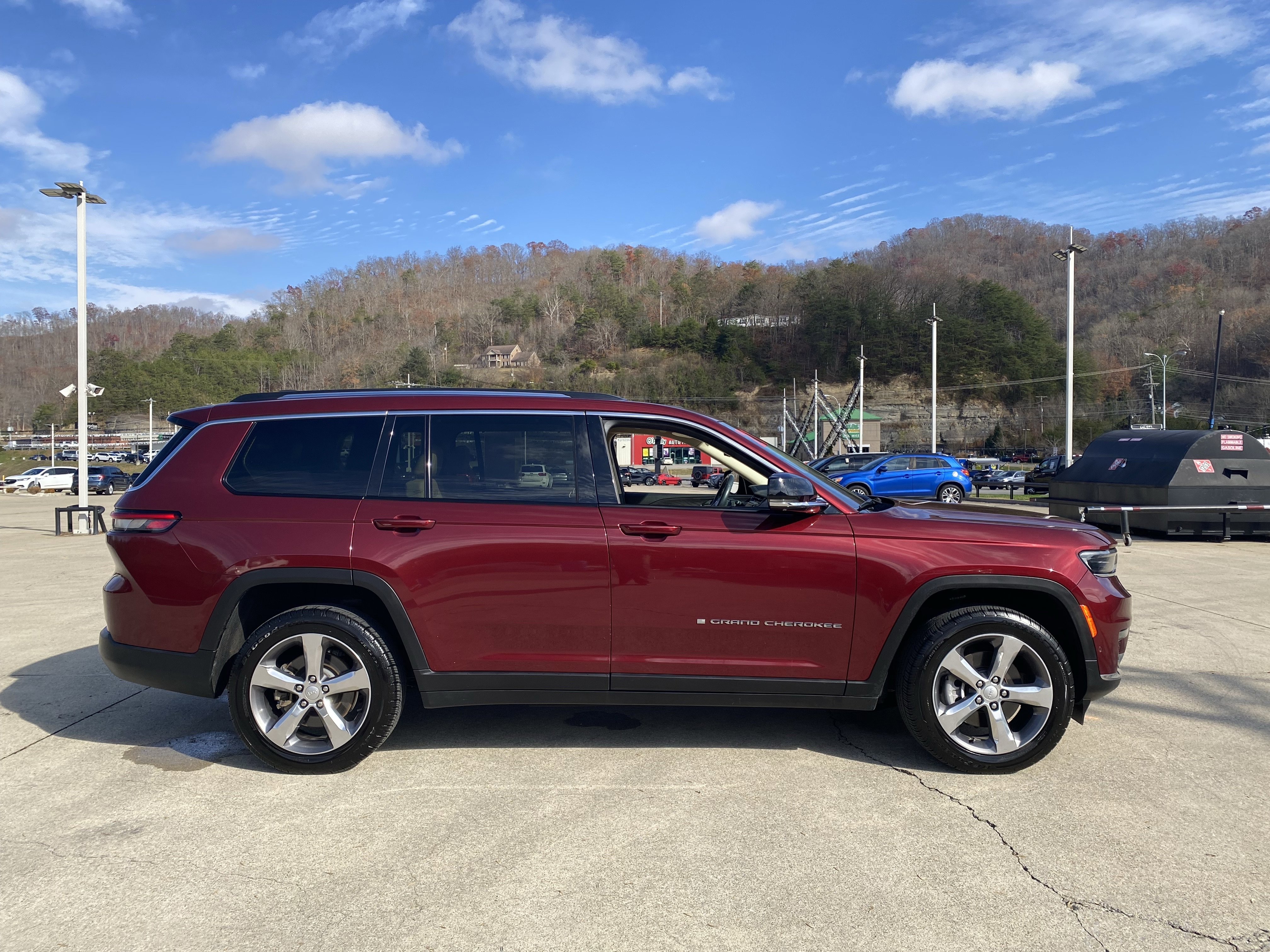 Used 2021 Jeep Grand Cherokee L Limited w/ Luxury Tech Group II image 43
