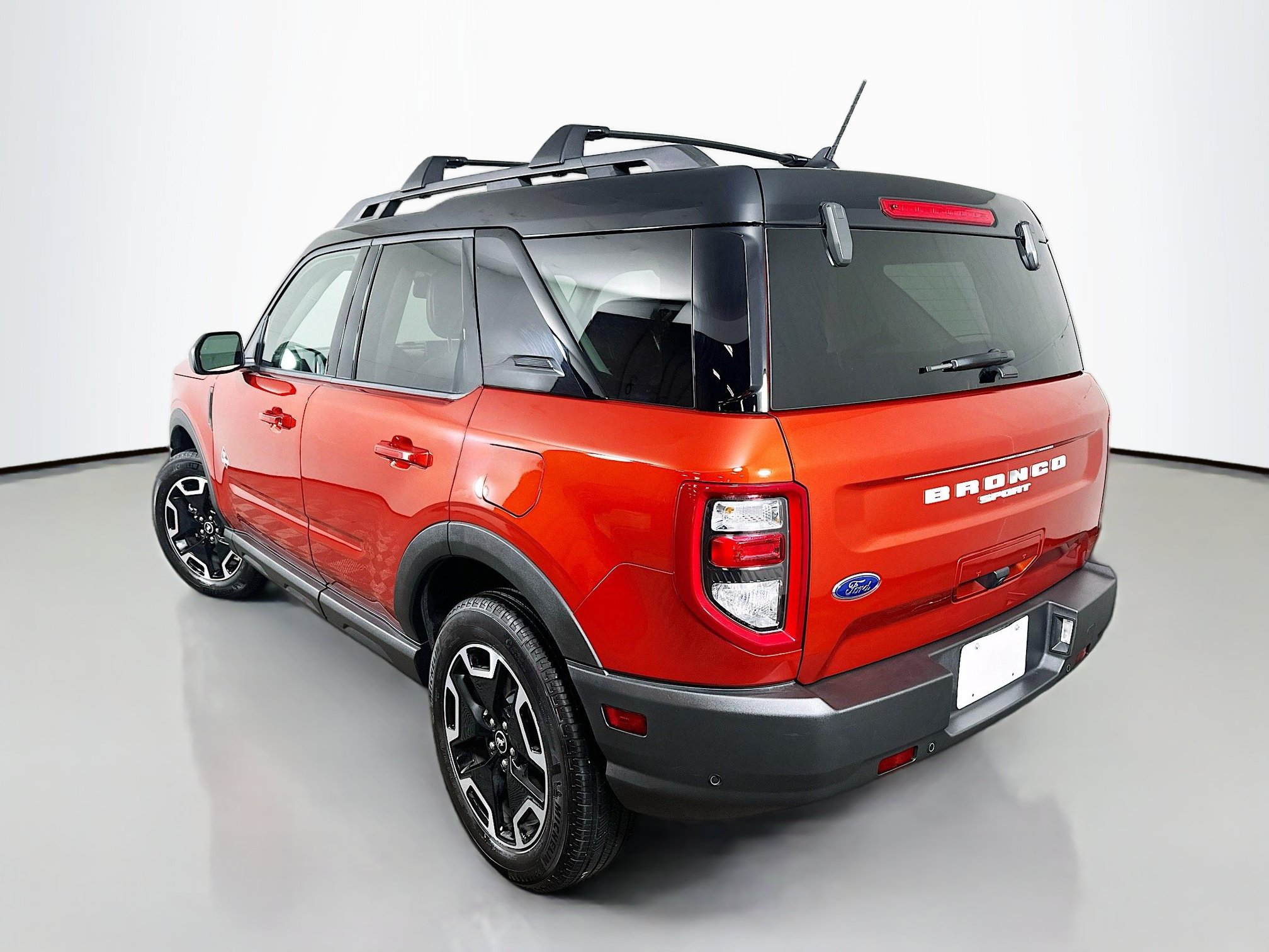 Used 2024 Ford Bronco Sport Outer Banks w/ Tech Package AWD/4WD image 5