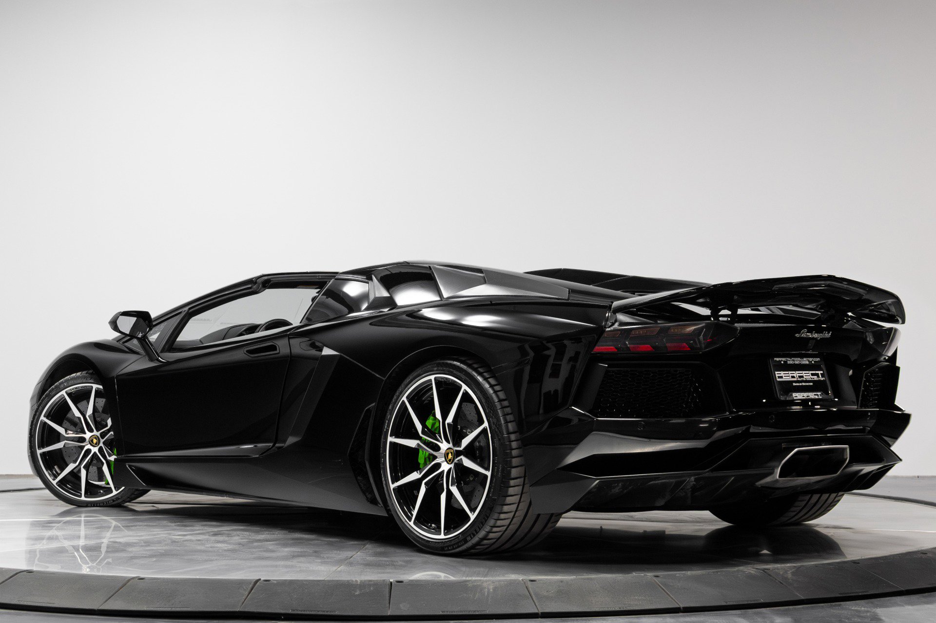 Used 2015 Lamborghini Aventador LP 700-4 image 41