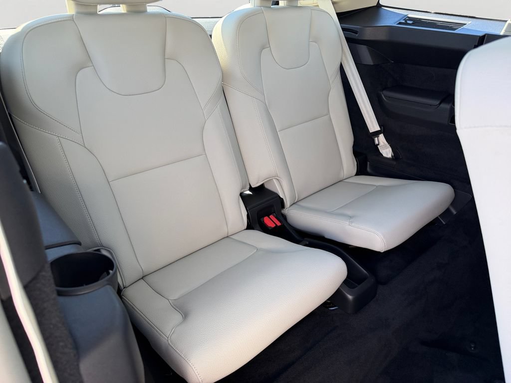 Certified 2023 Volvo XC90 B6 Core w/ Climate Package AWD/4WD image 10