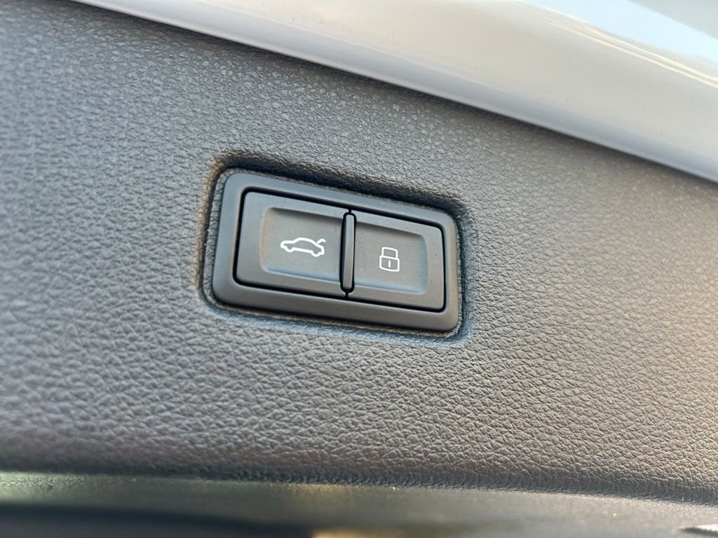 Used 2023 Audi Q7 2.0T Premium w/ Towing Package image 44