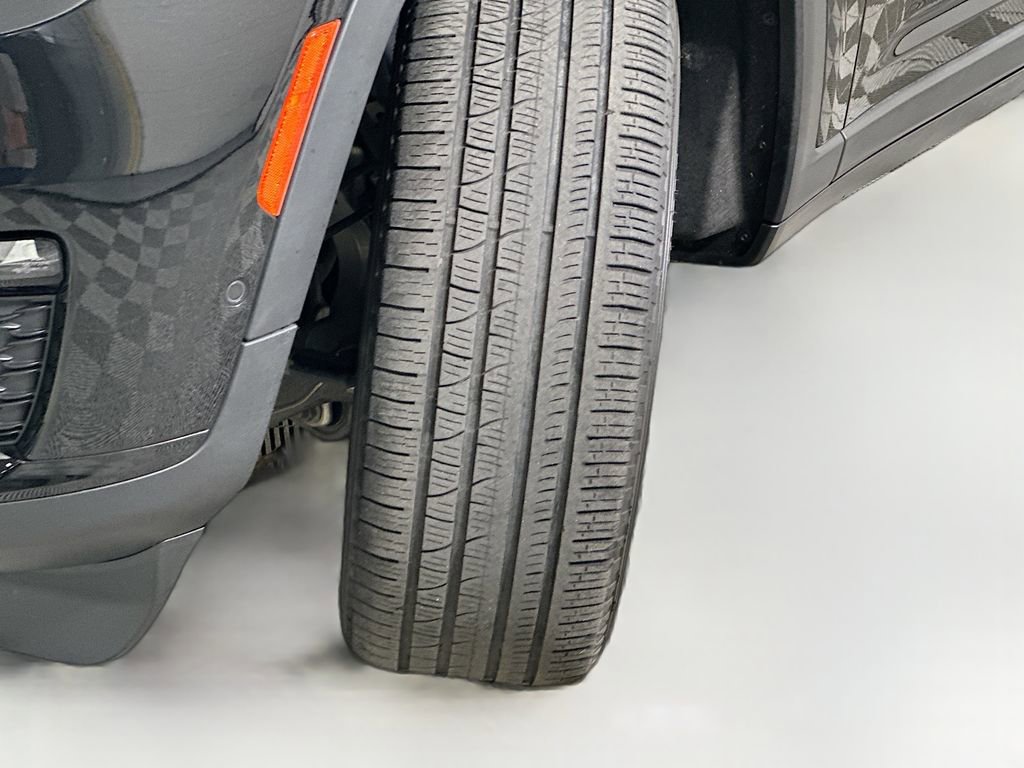 Used 2023 Jeep Grand Cherokee L Limited w/ Luxury Tech Group II image 25