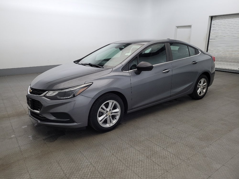 Used 2018 Chevrolet Cruze LT FWD image 2