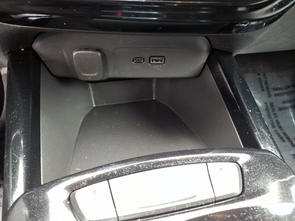 Used 2025 Chevrolet Trax LT w/ Driver Confidence Package FWD image 12