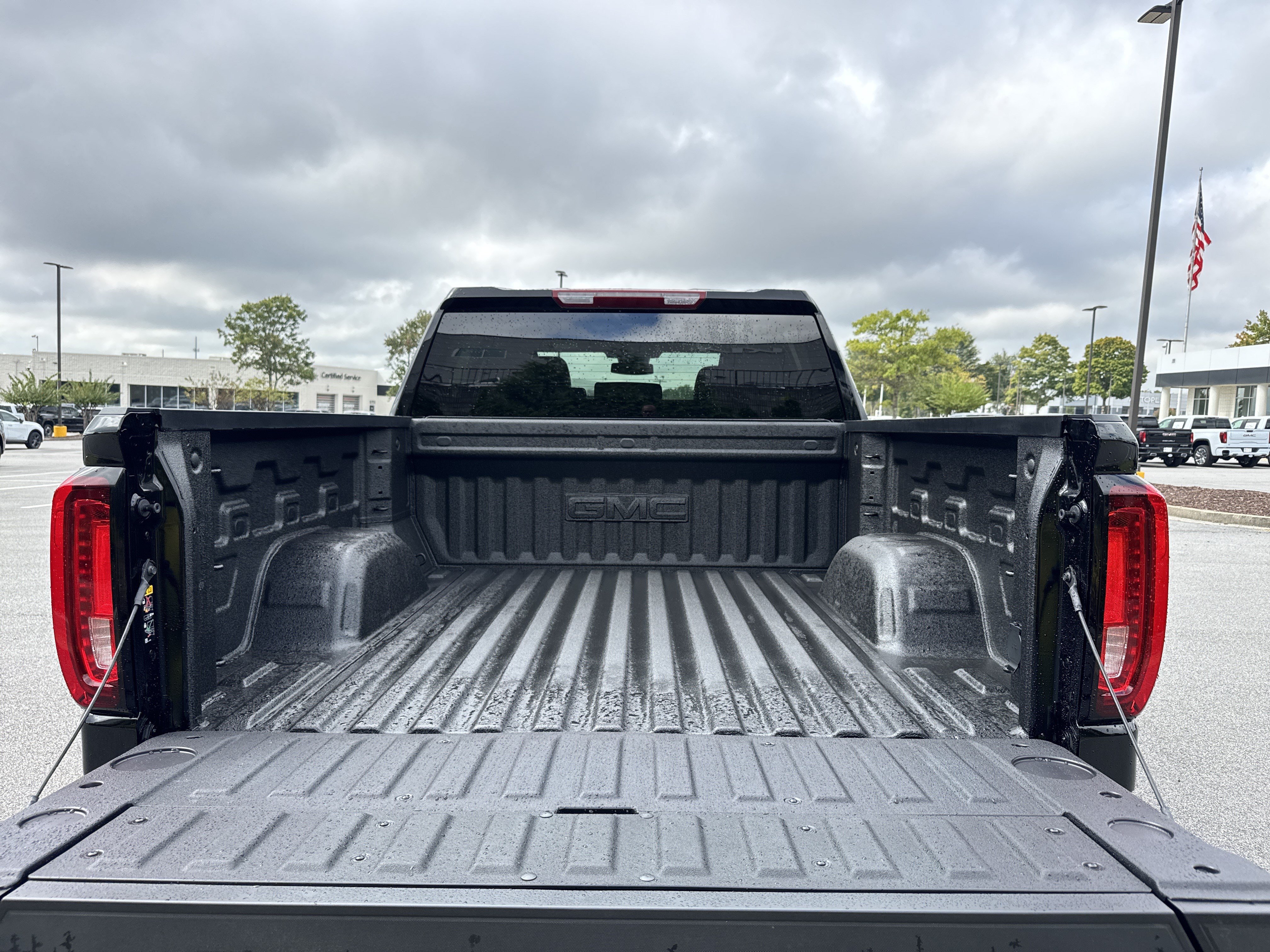 New 2026 GMC Sierra 1500 SLT w/ X31 Off-Road Package AWD/4WD image 31