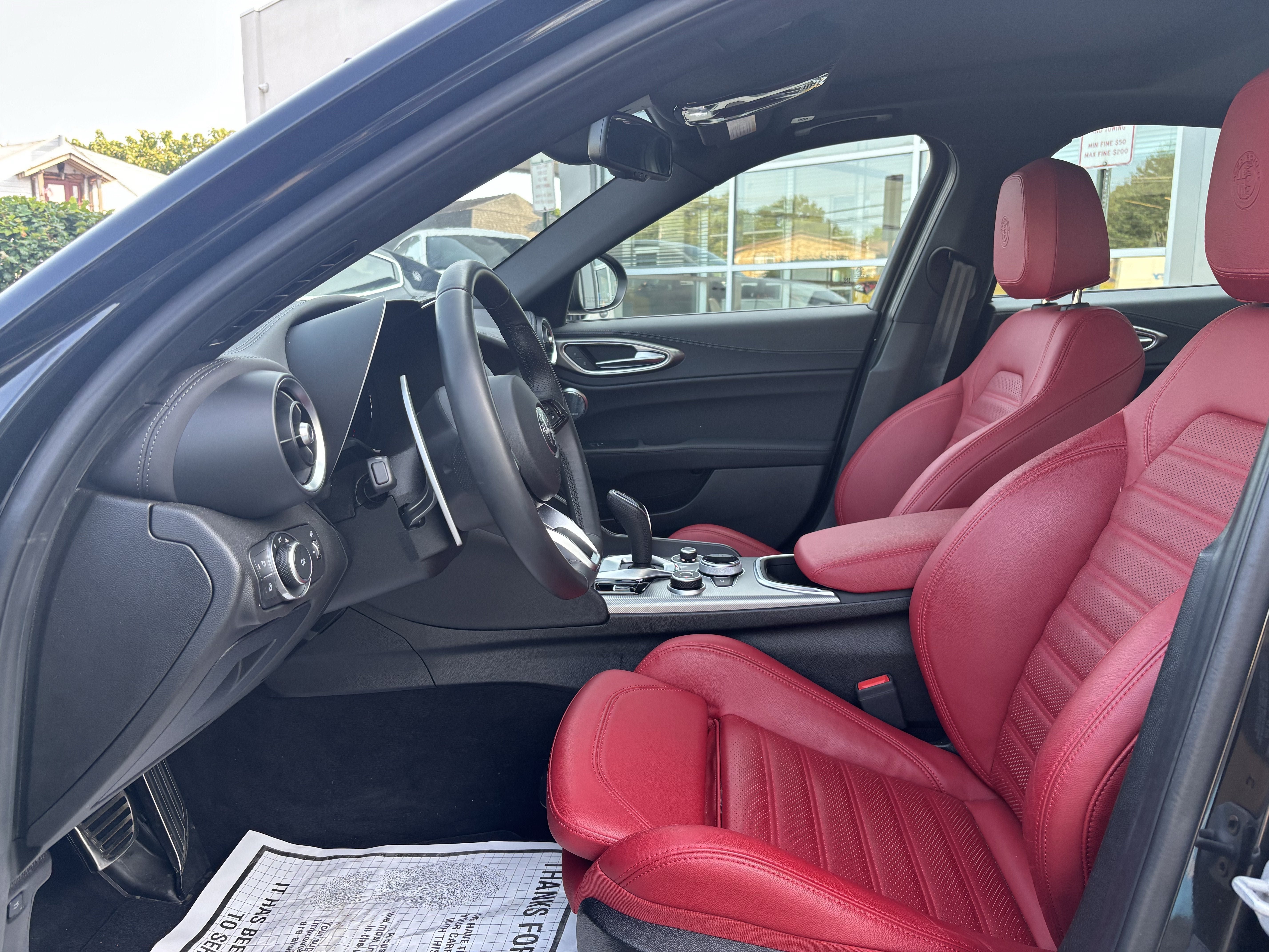 Used 2024 Alfa Romeo Giulia Veloce AWD/4WD image 10