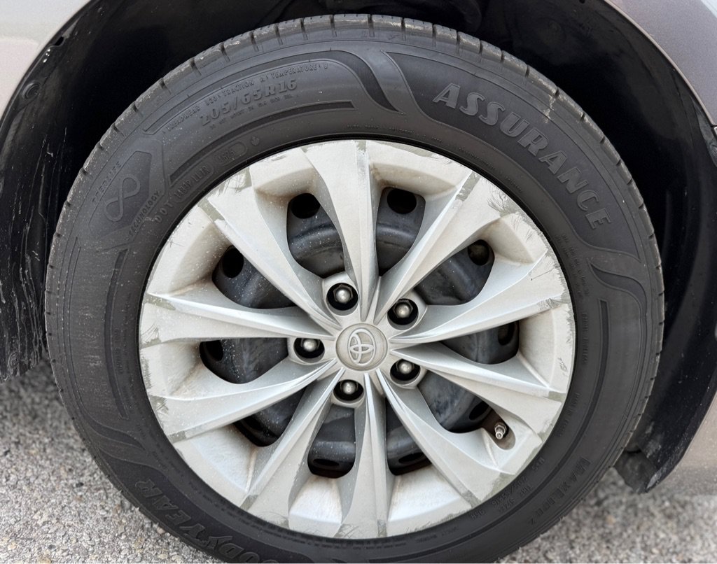 Used 2017 Toyota Camry LE FWD image 24