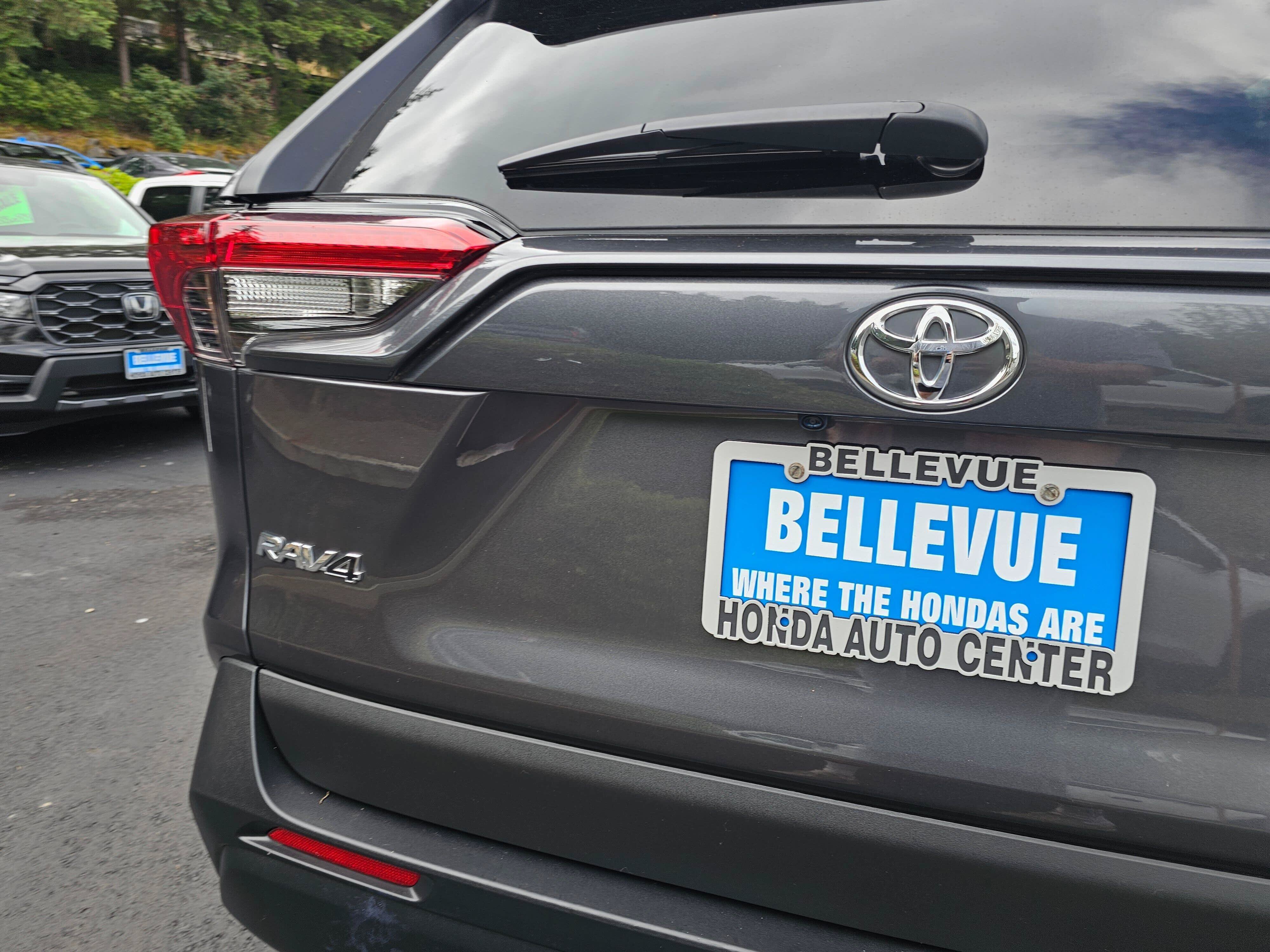 Used 2022 Toyota RAV4 XLE w/ Convenience Package AWD/4WD image 15