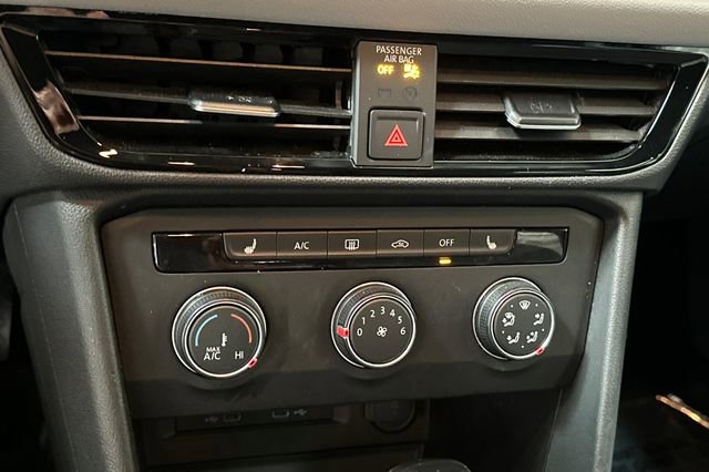Certified 2022 Volkswagen Taos SE FWD image 25
