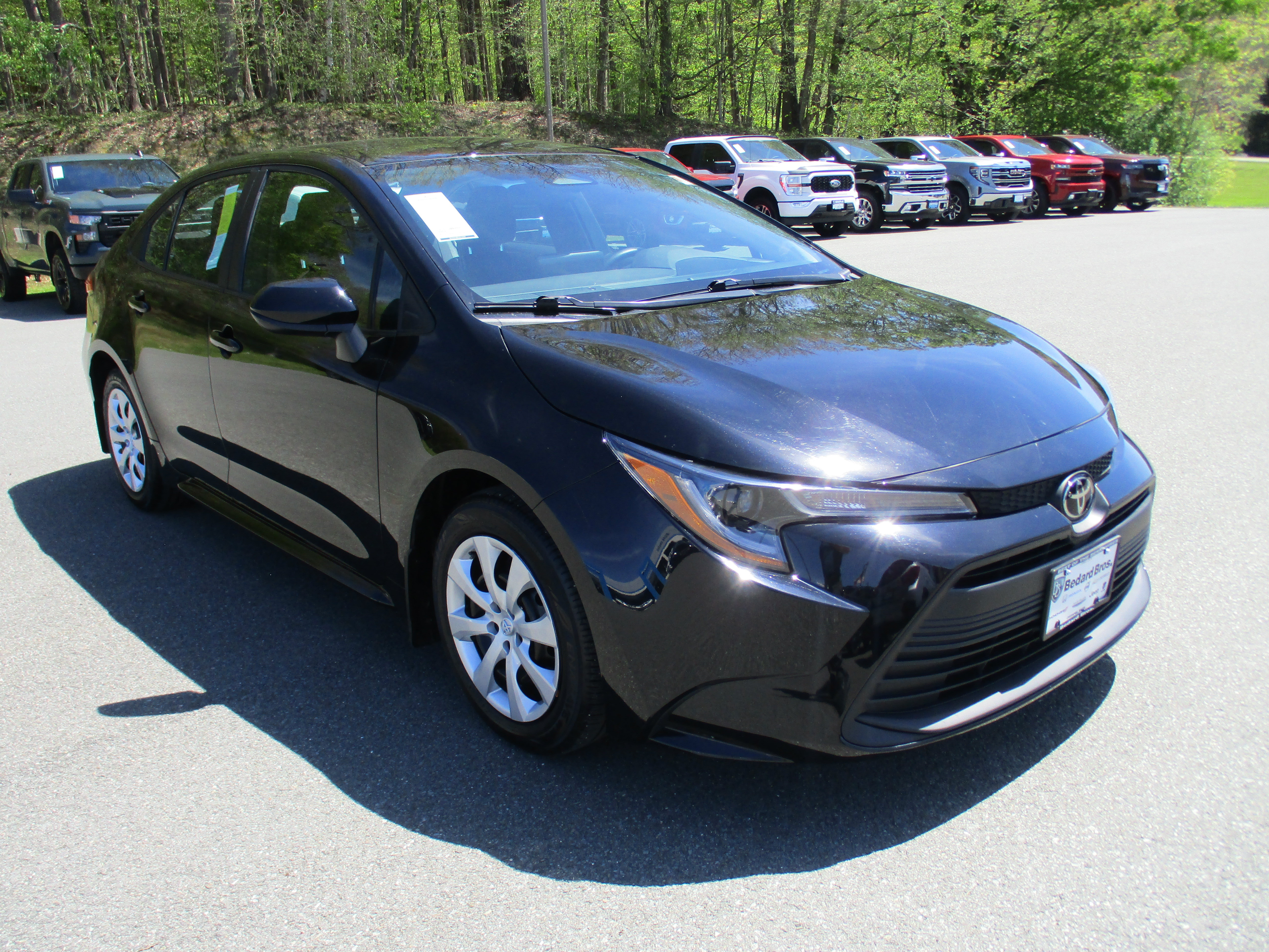 Used 2023 Toyota Corolla LE w/ Carpet Mat Package (TMS) FWD image 3