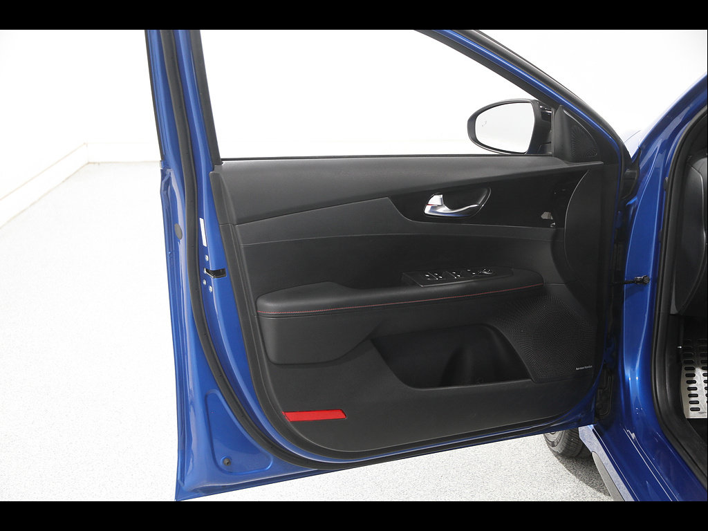 Used 2022 Kia Forte GT FWD image 4
