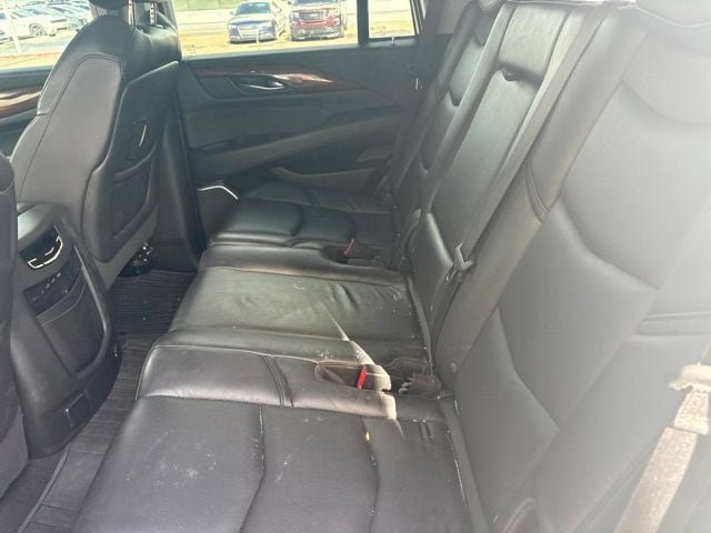 Used 2019 Cadillac Escalade Luxury AWD/4WD image 17