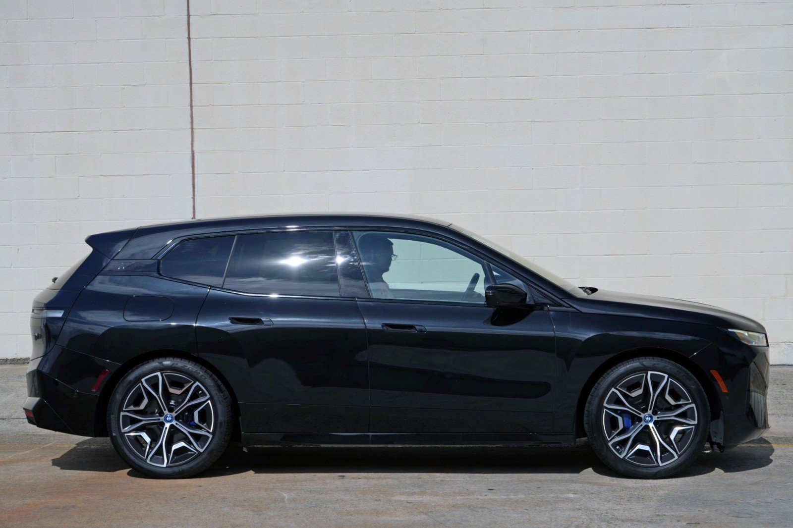 Used 2022 BMW iX xDrive50 w/ Sport Package AWD/4WD image 56