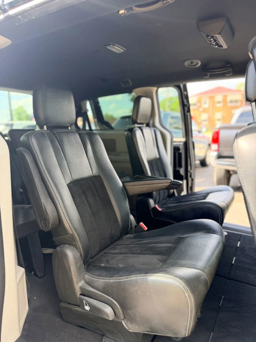 Used 2017 Dodge Grand Caravan SXT FWD image 10