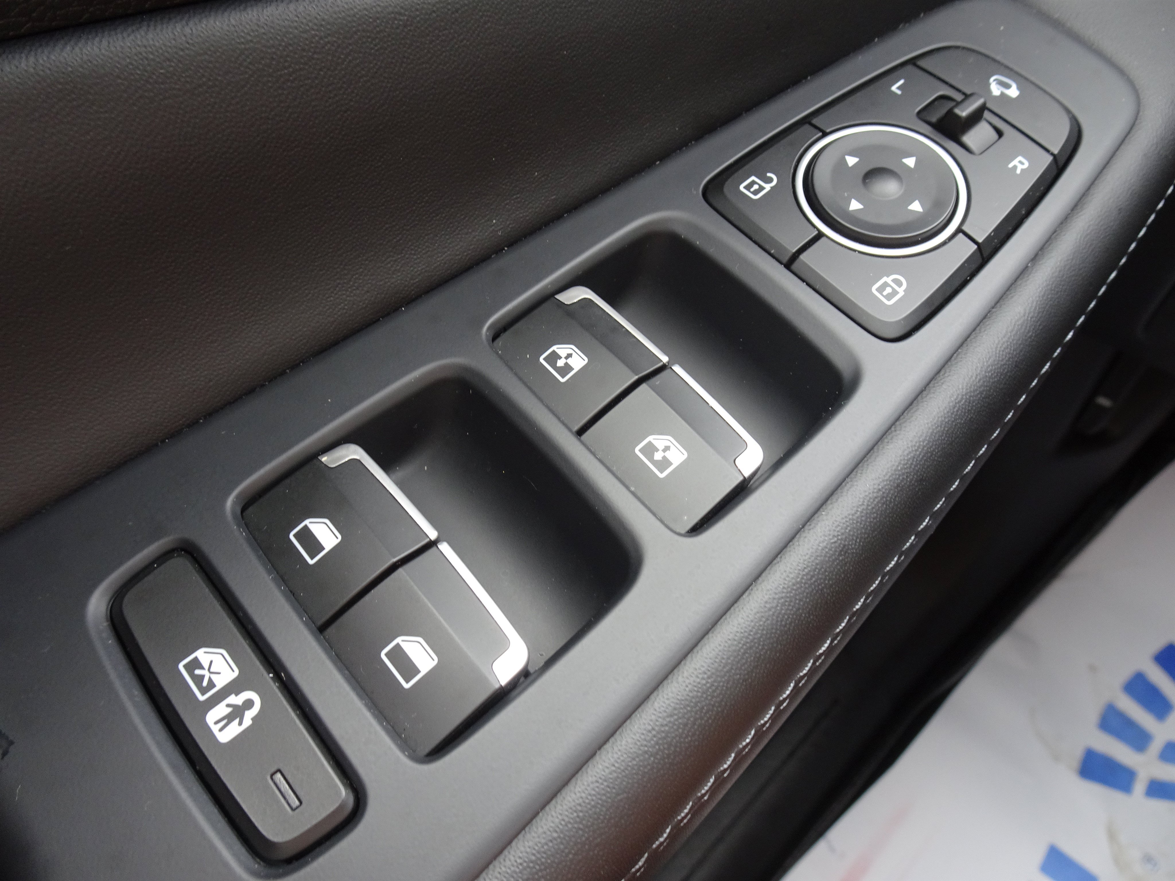Used 2023 Hyundai Santa Fe Limited AWD/4WD image 23