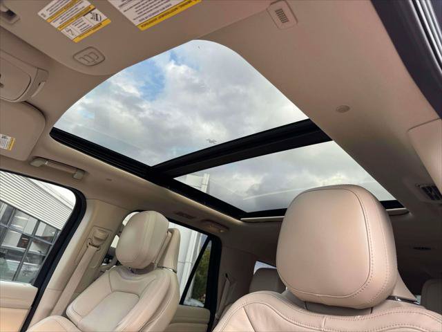 Used 2021 Lincoln Navigator L Reserve w/ Luxury Package AWD/4WD image 20