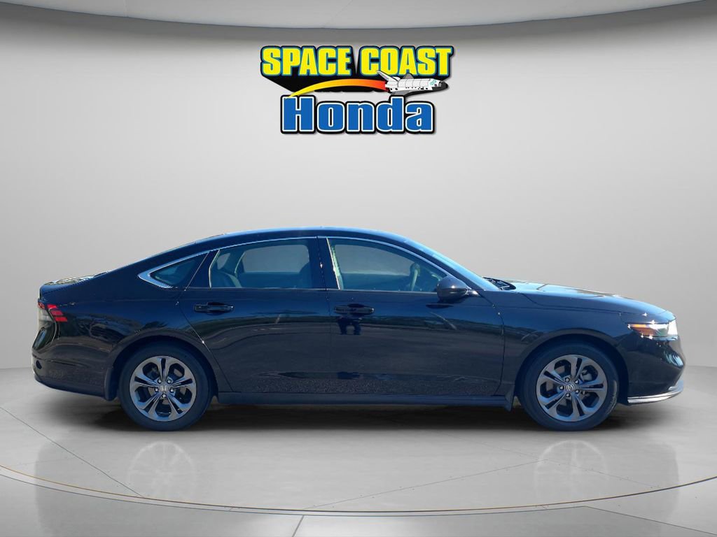 Used 2023 Honda Accord EX image 2