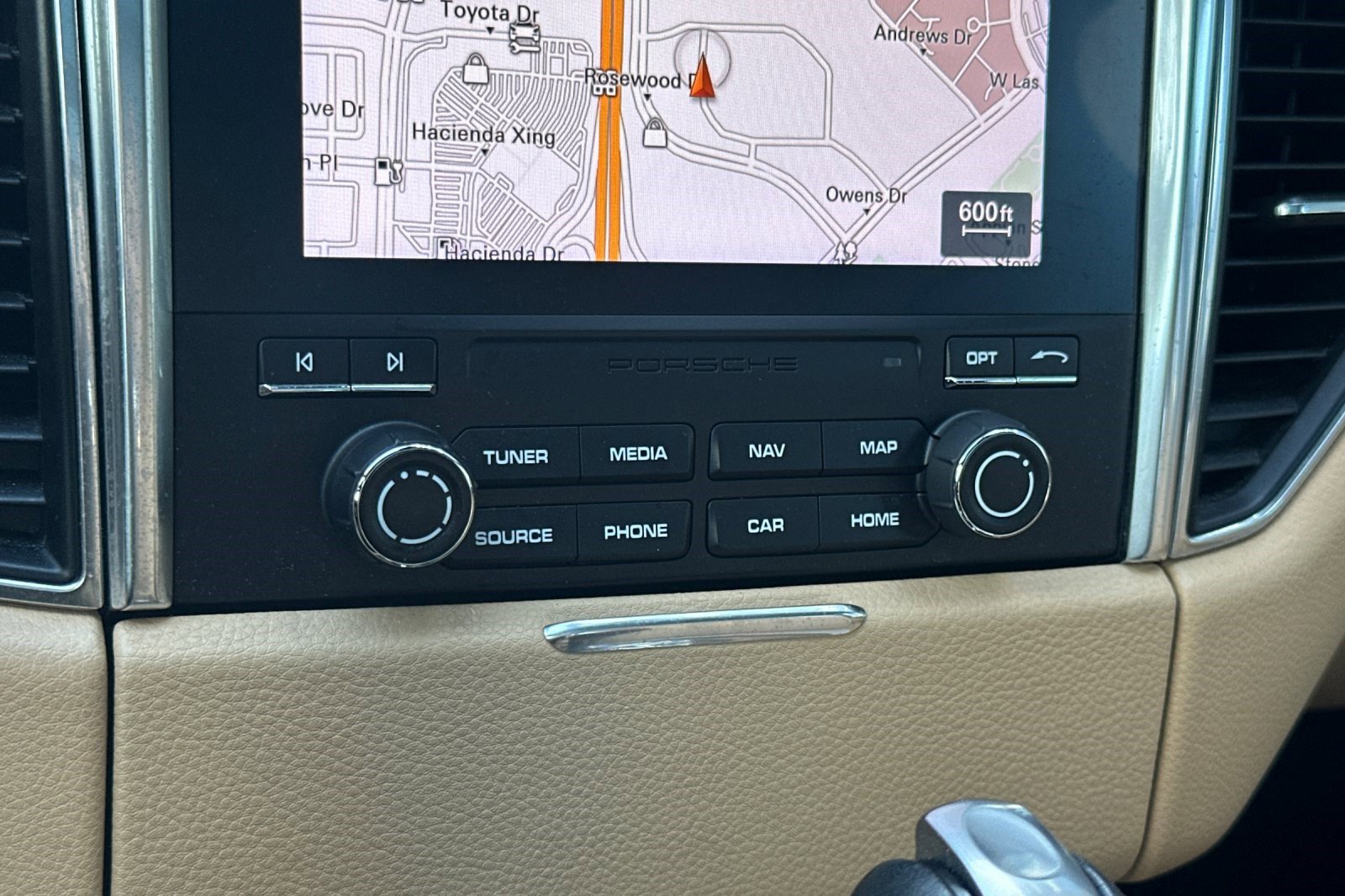 Used 2018 Porsche Macan Sport Edition image 27