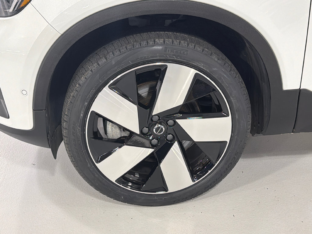 Certified 2023 Volvo C40 P8 Recharge Ultimate AWD/4WD image 8