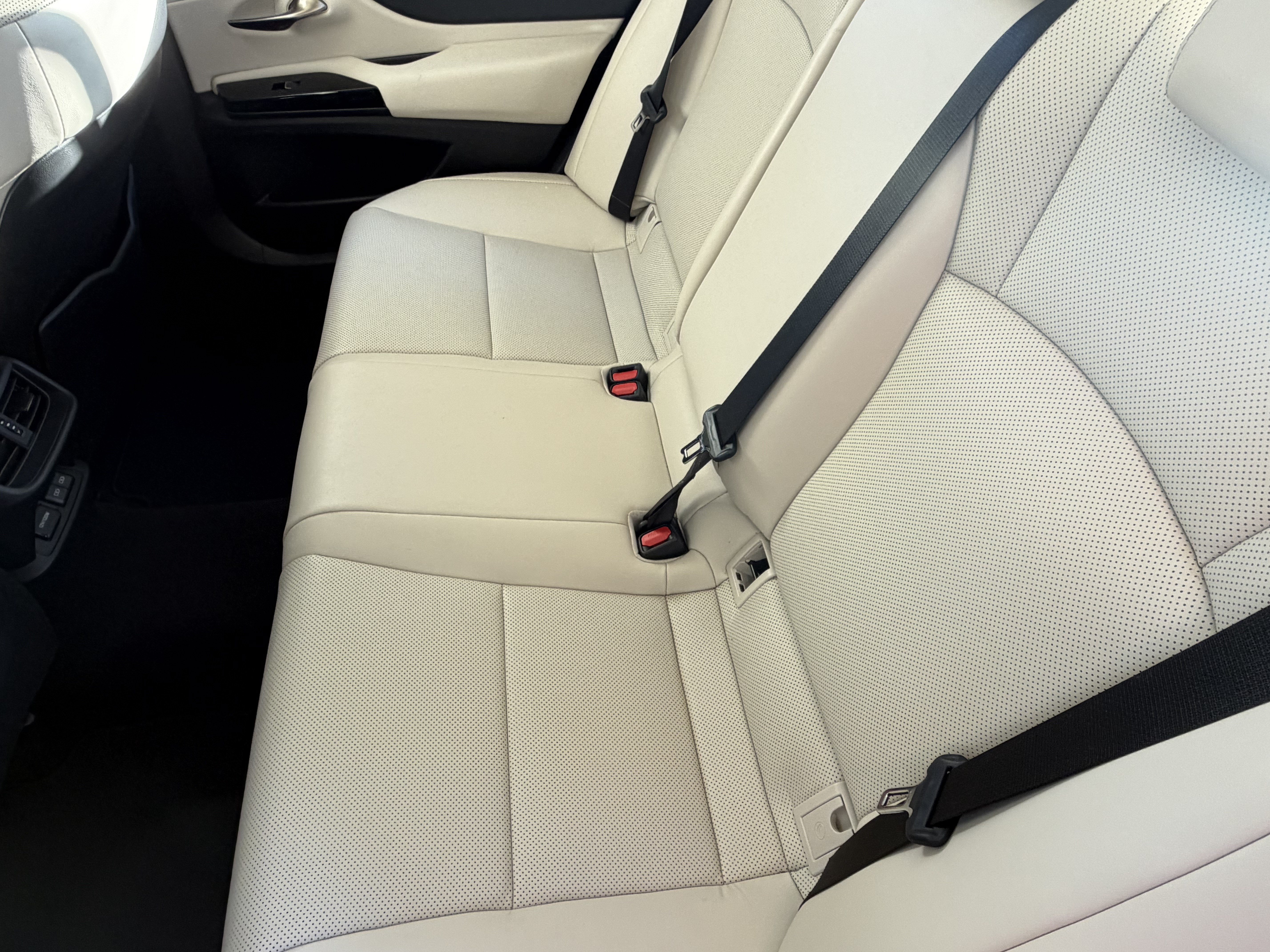 Used 2025 Lexus ES 350 w/ Premium Package FWD image 28