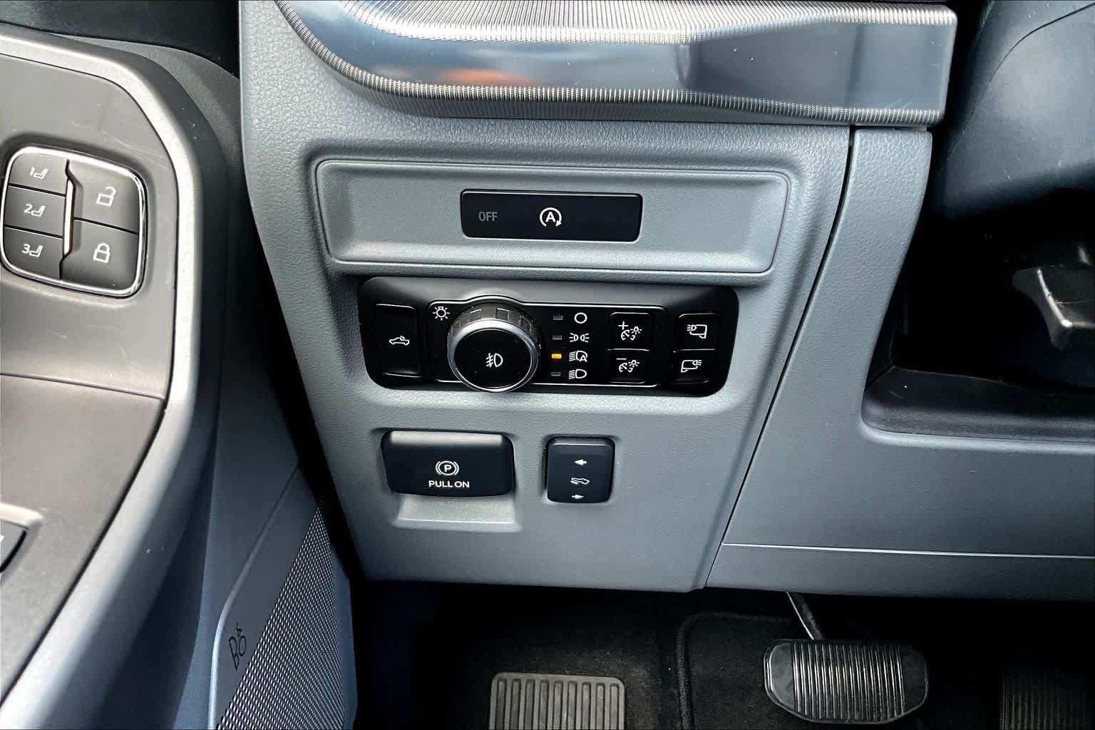 Used 2025 Ford F150 Lariat AWD/4WD image 49