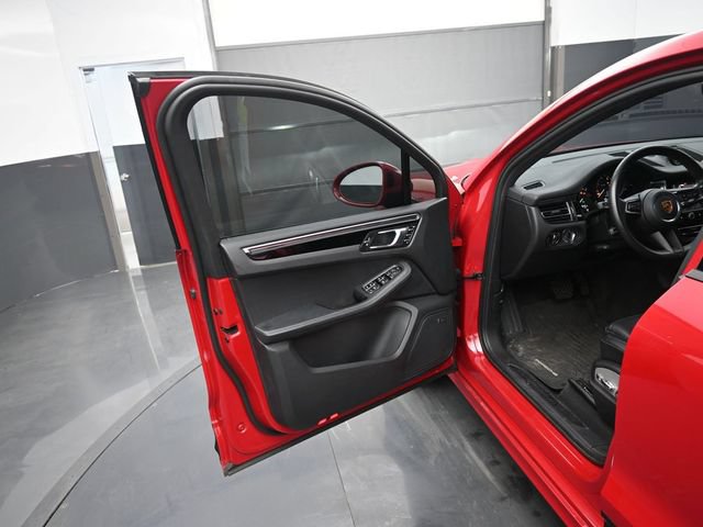 Certified 2022 Porsche Macan AWD/4WD image 7