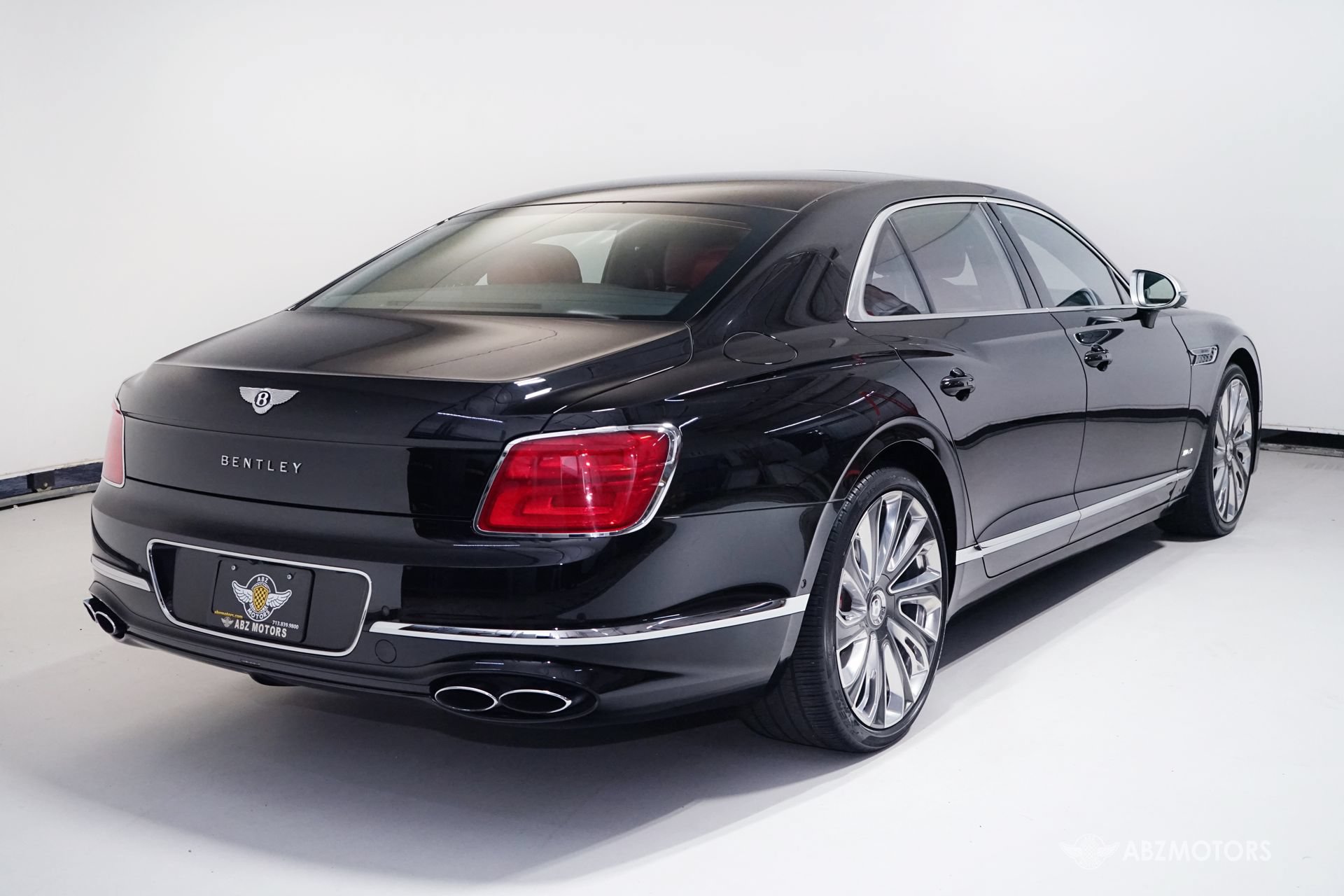 Used 2022 Bentley Flying Spur Plug-In Hybrid AWD/4WD image 6