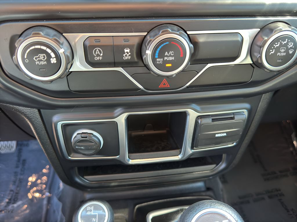 Used 2019 Jeep Wrangler Sport AWD/4WD image 17