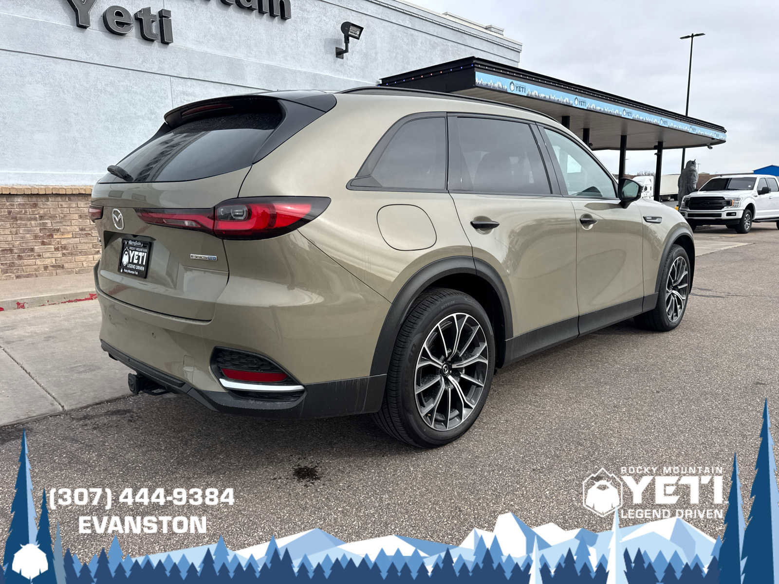 Used 2025 MAZDA CX-70 Plug-In Hybrid w/ Premium Plus image 3