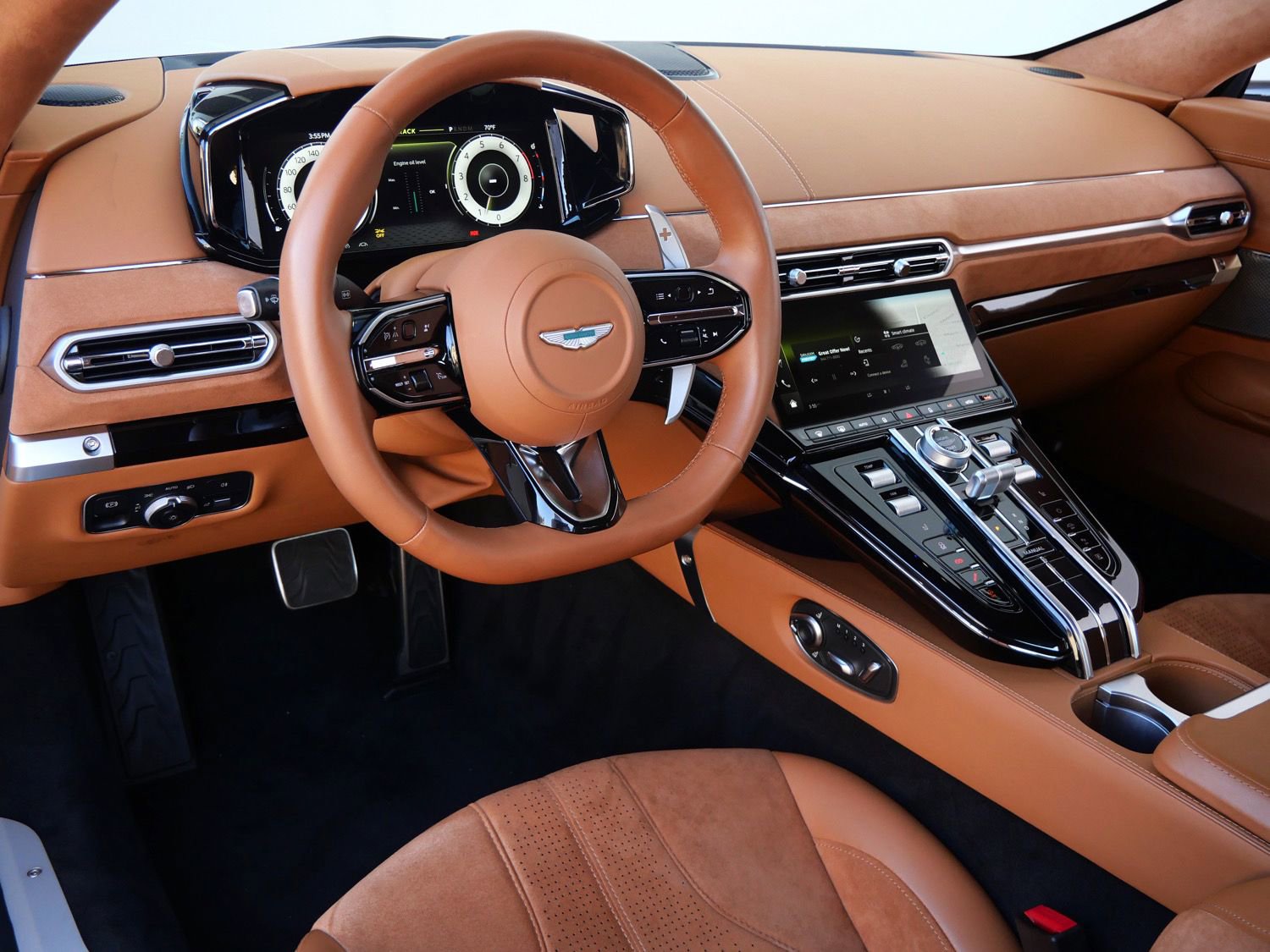 Used 2025 Aston Martin V8 Vantage Coupe image 3