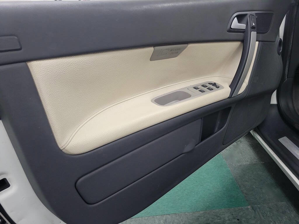Used 2013 Volvo C70 T5 image 25
