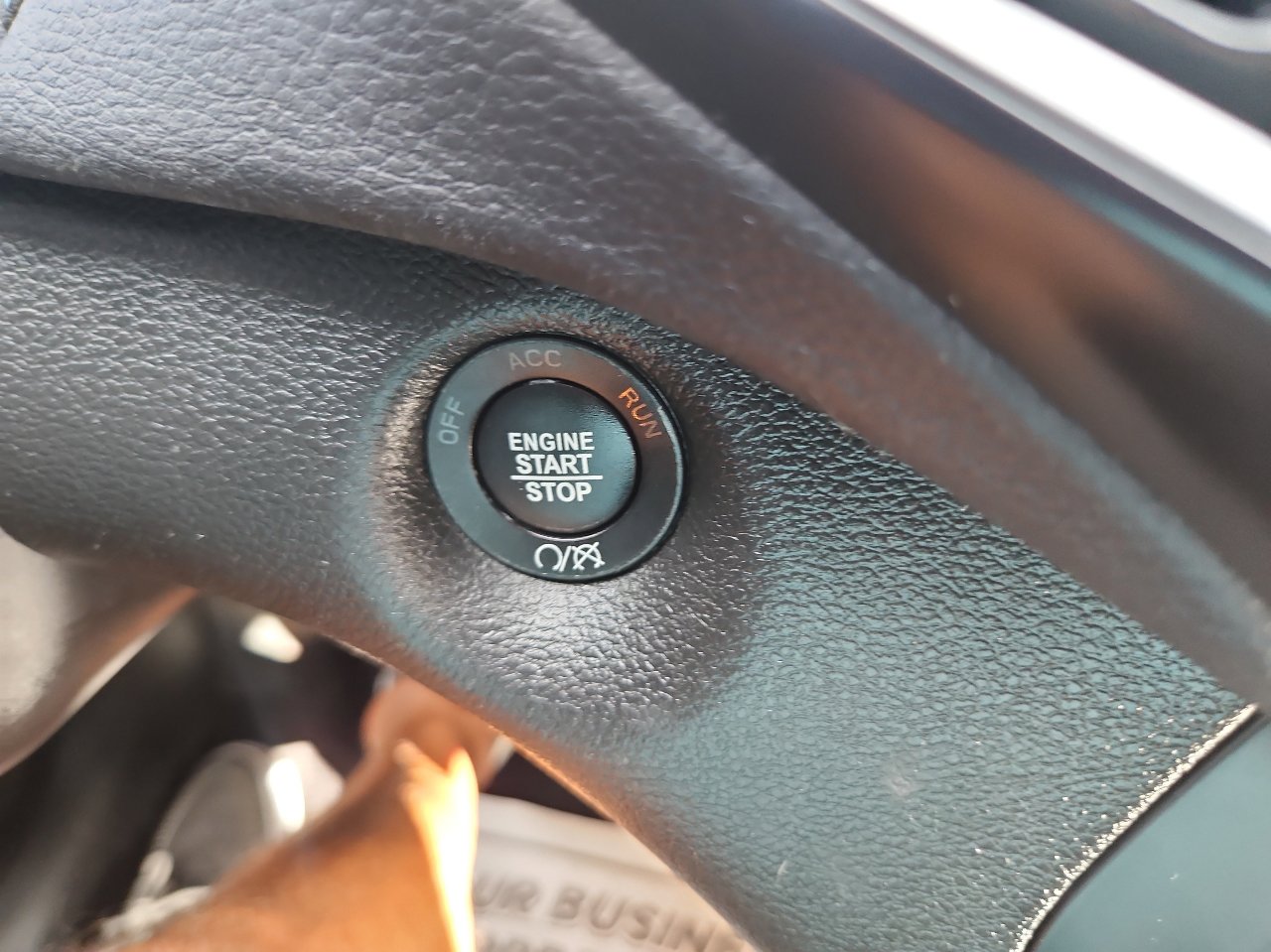 Used 2019 Jeep Cherokee Latitude Plus w/ Comfort/Convenience Group image 31