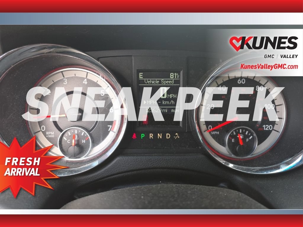 Used 2017 Dodge Grand Caravan SXT w/ Driver Convenience Group FWD image 3