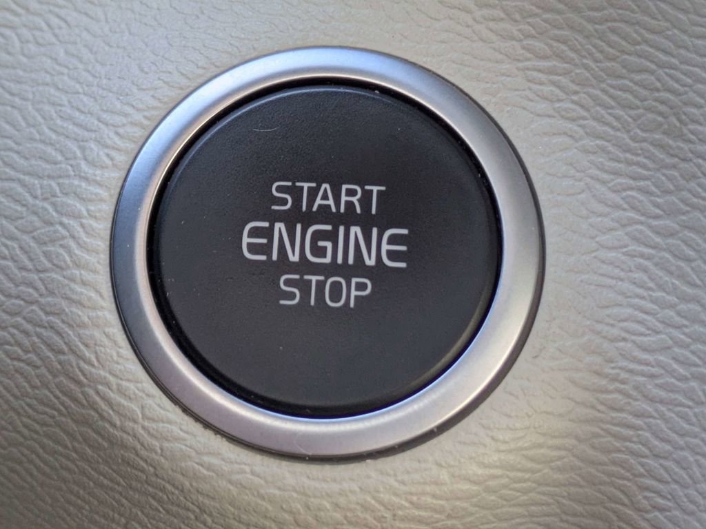 Certified 2023 Volvo XC40 B5 Plus w/ Driver Assist Package image 28