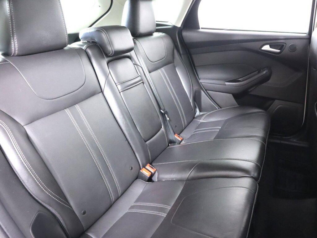 Used 2012 Ford Focus Titanium image 39