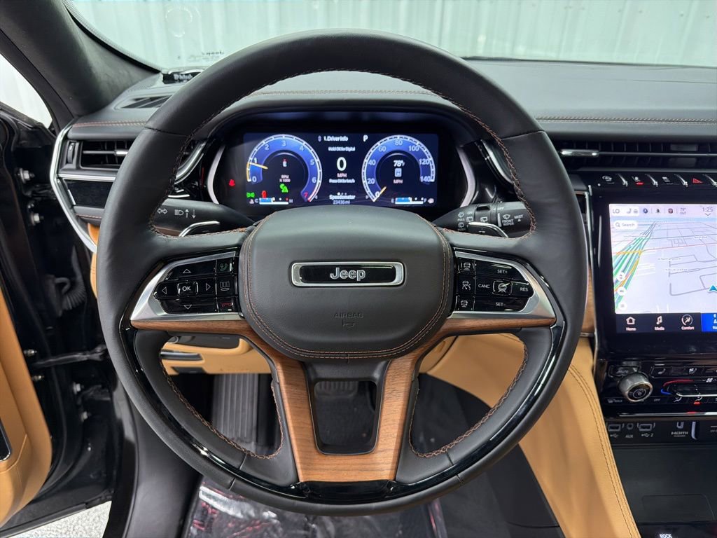 Used 2023 Jeep Grand Cherokee Summit AWD/4WD image 22