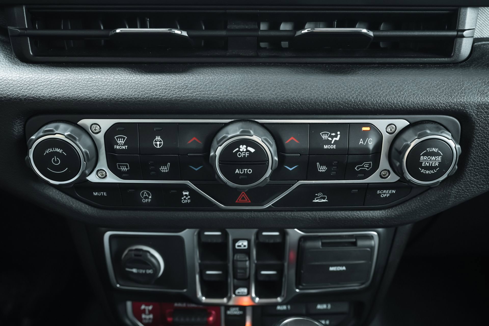 Used 2024 Jeep Wrangler Willys image 14