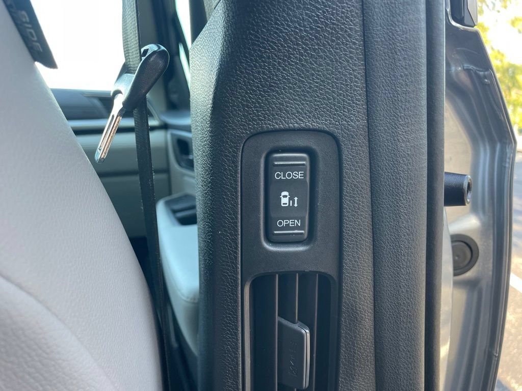 Used 2018 Honda Odyssey EX-L image 31