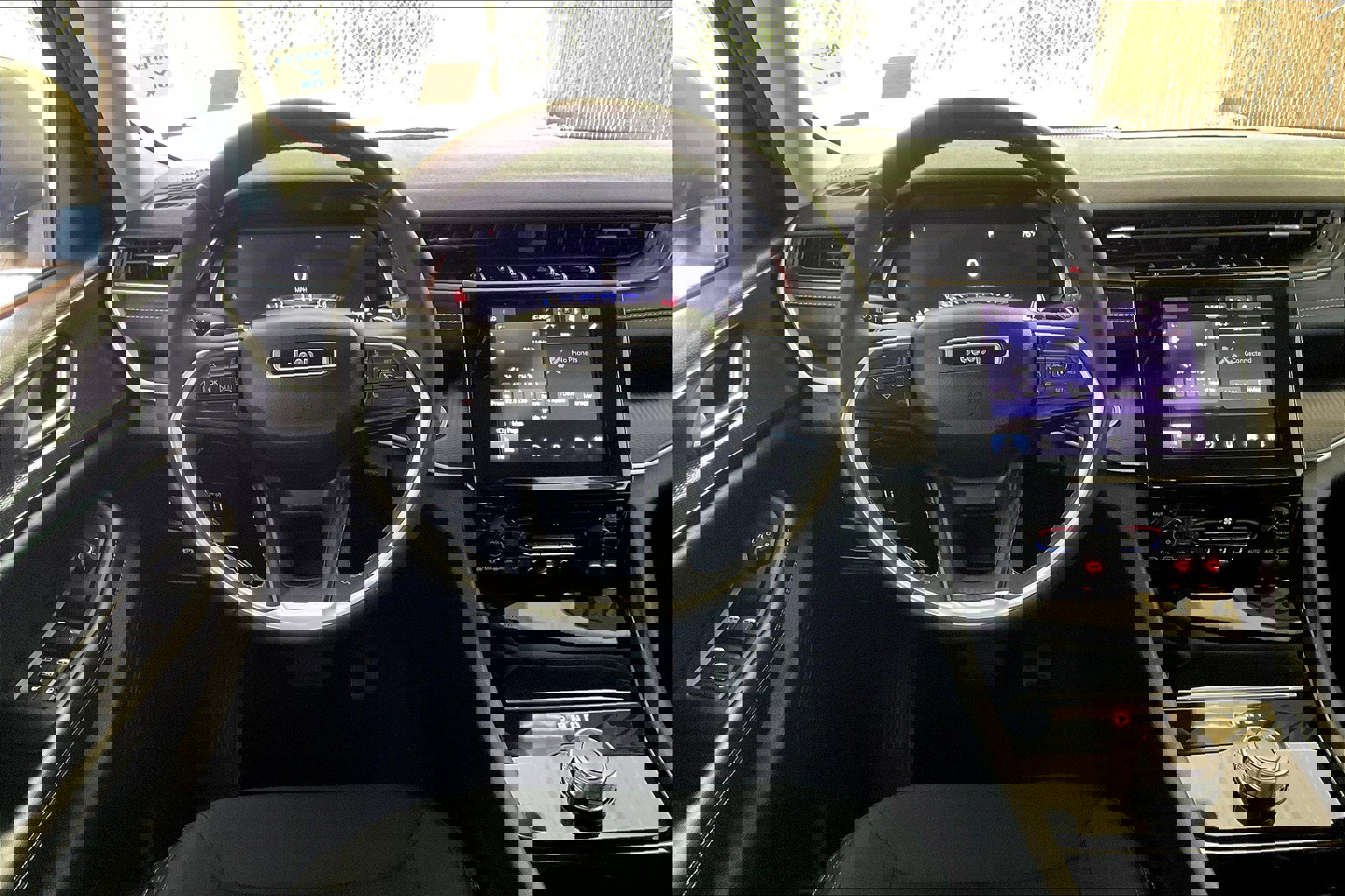 Used 2023 Jeep Grand Cherokee L Laredo image 5