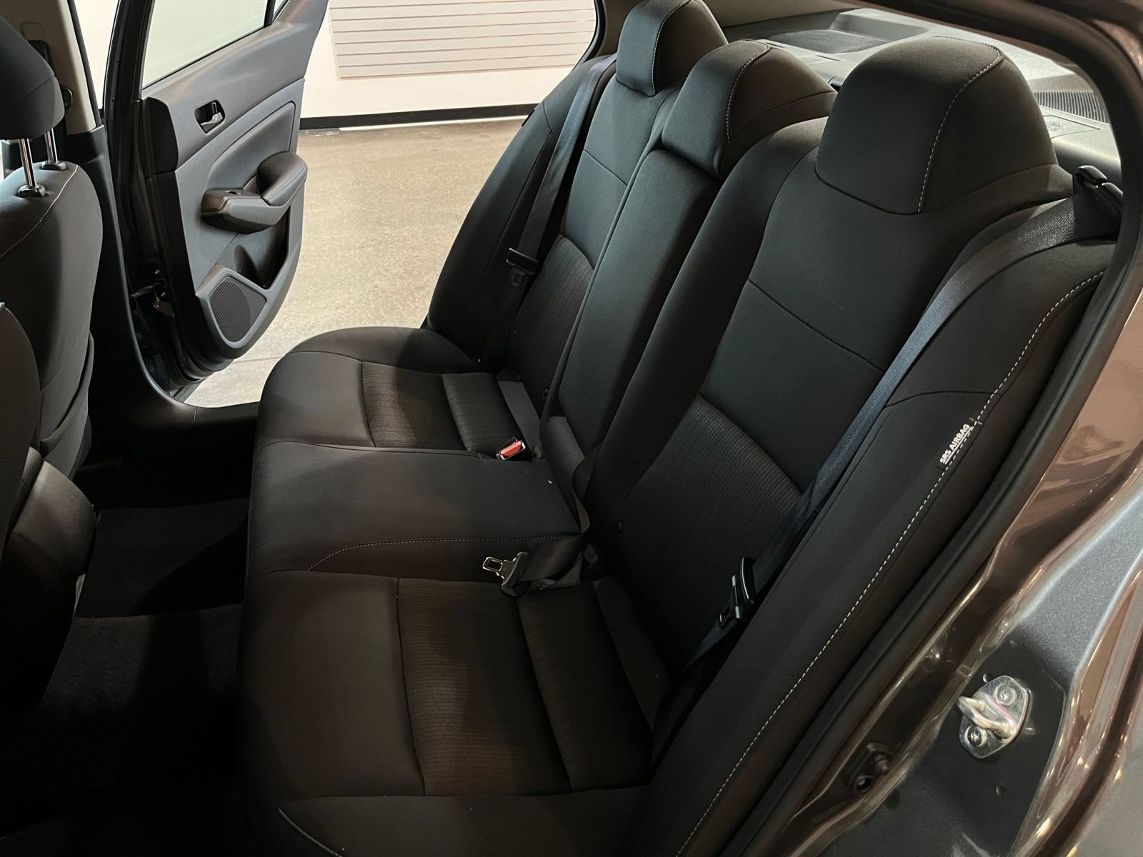 Used 2025 Nissan Altima 2.5 SV FWD image 38
