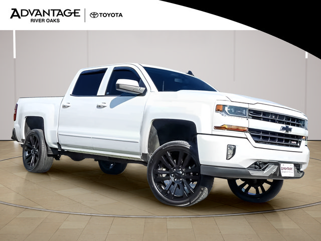 Used 2018 Chevrolet Silverado 1500 LT w/ All Star Edition AWD/4WD image 2