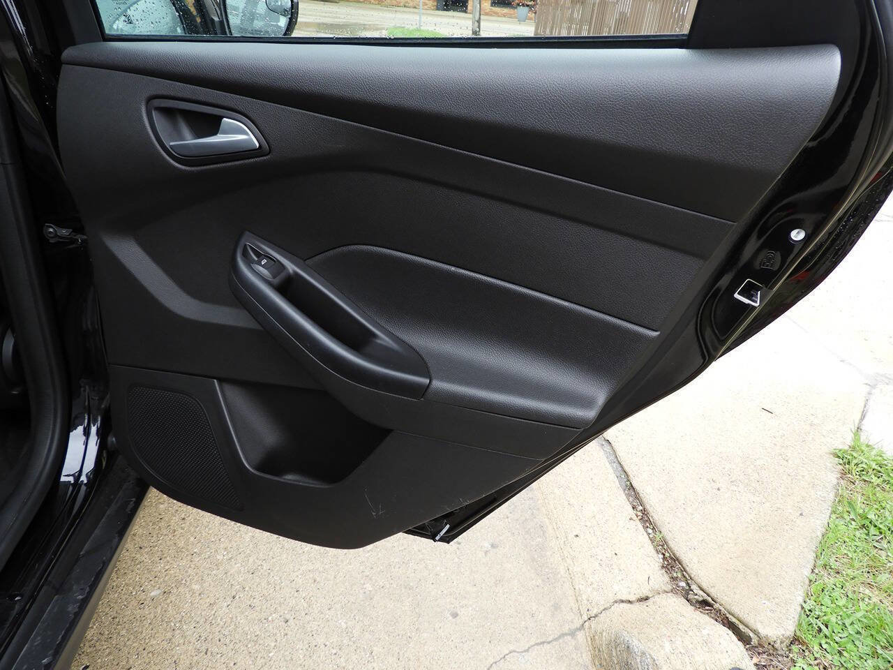 Used 2018 Ford Focus SE image 28