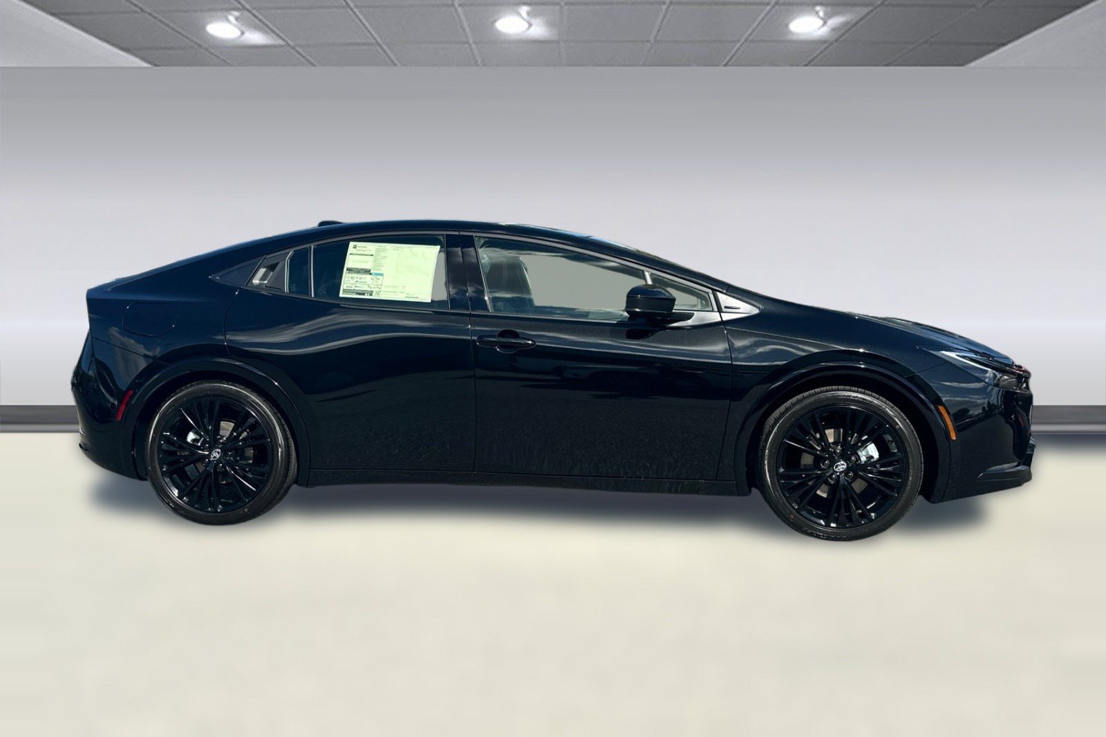 New 2027 Toyota Prius Plug-In Hybrid FWD image 8